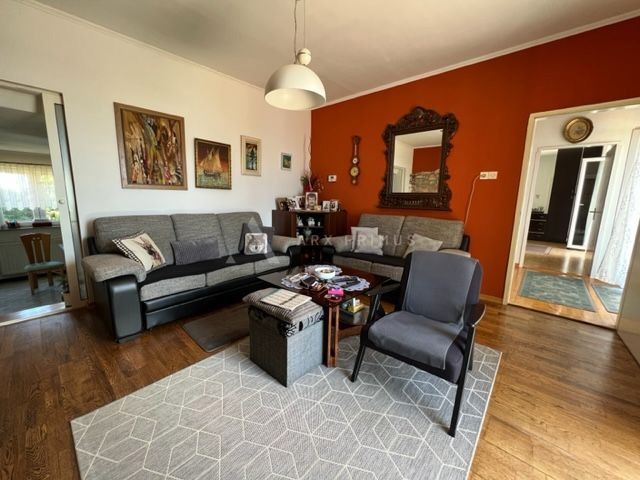 Kamena vila na moru, Umag