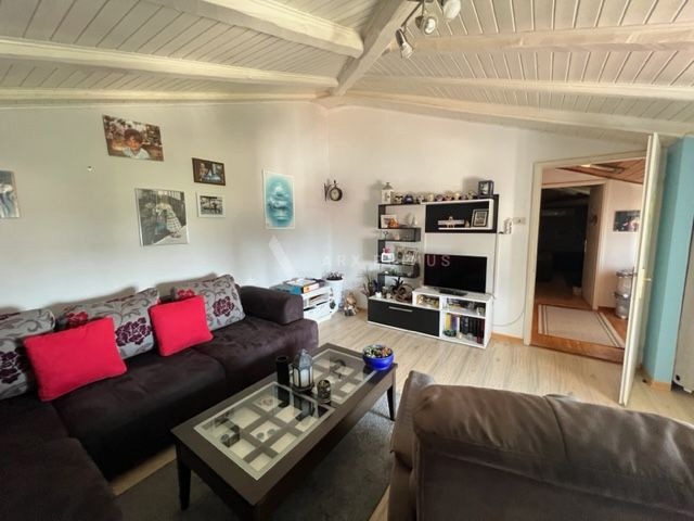 Kamena vila na moru, Umag