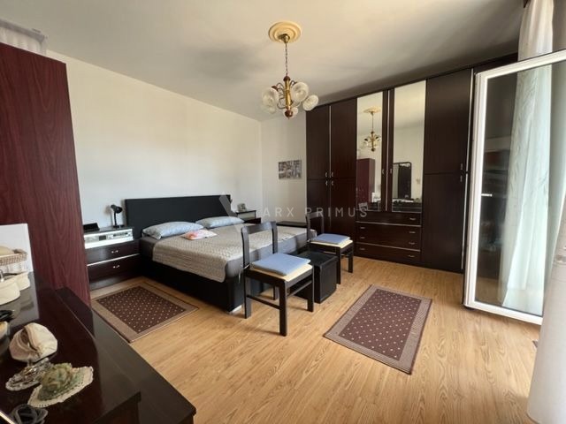 Kamena vila na moru, Umag