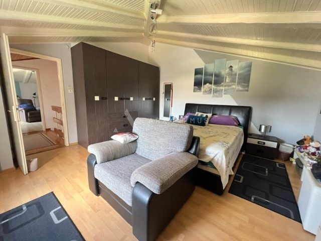 Kamena vila na moru, Umag