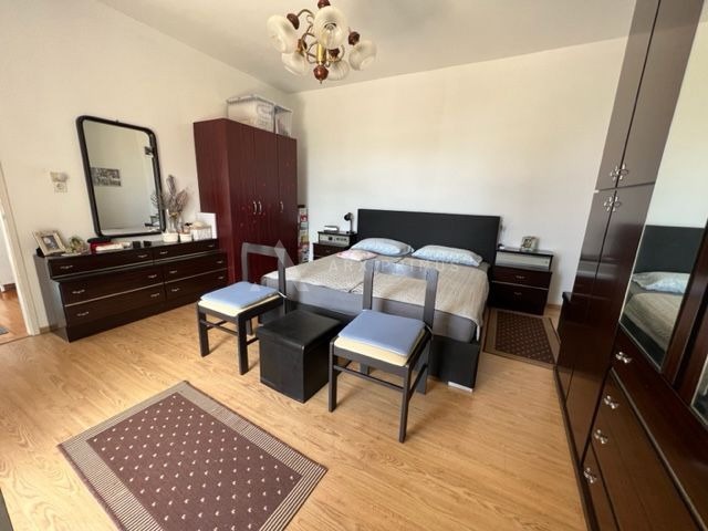 Kamena vila na moru, Umag