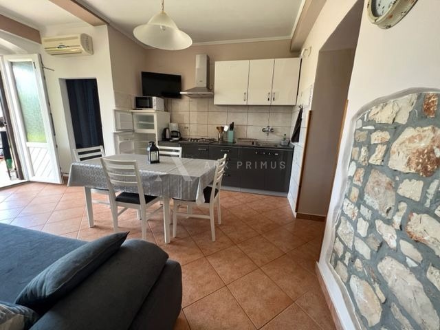 Kamena vila na moru, Umag