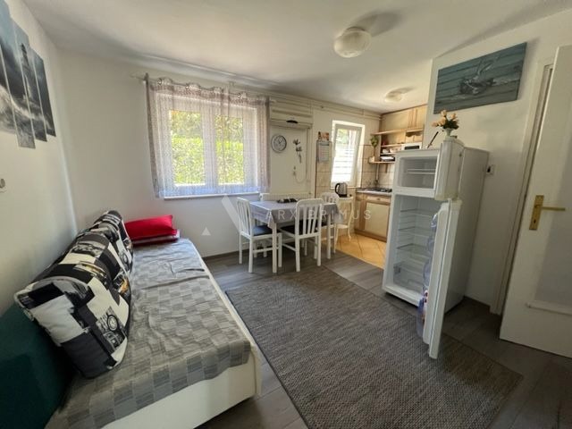 Kamena vila na moru, Umag