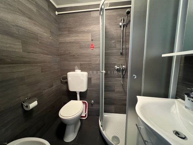 Kamena vila na moru, Umag