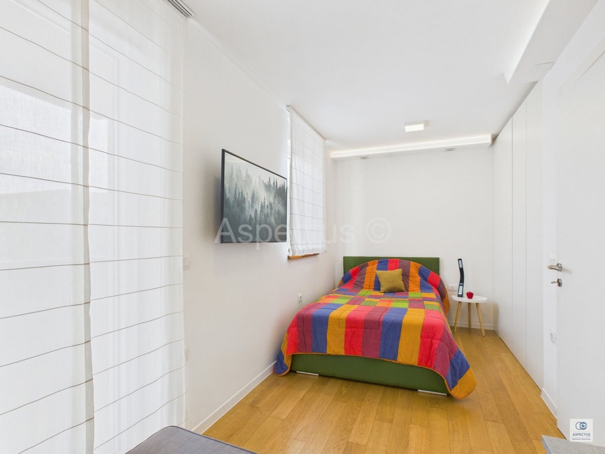 Appartamento a Pola, arredato, pronto per essere abitato, Pola, Kaštanjer