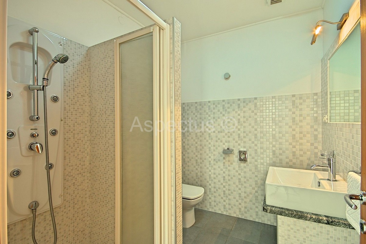 Palazzina, 12 appartamenti, vicino alla spiaggia, Umago