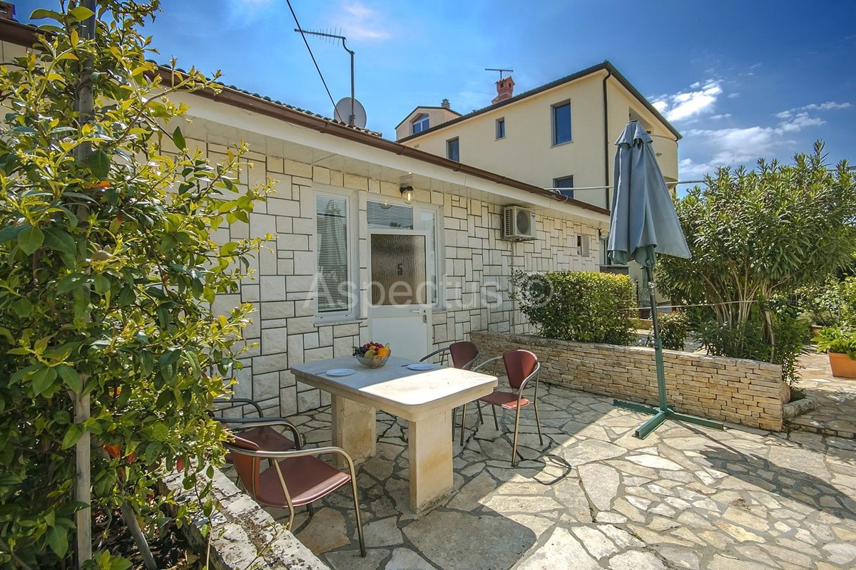 Palazzina, 12 appartamenti, vicino alla spiaggia, Umago