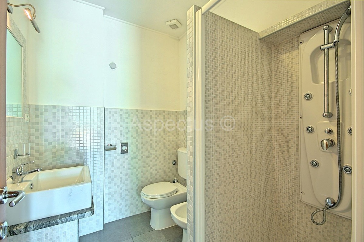 Palazzina, 12 appartamenti, vicino alla spiaggia, Umago