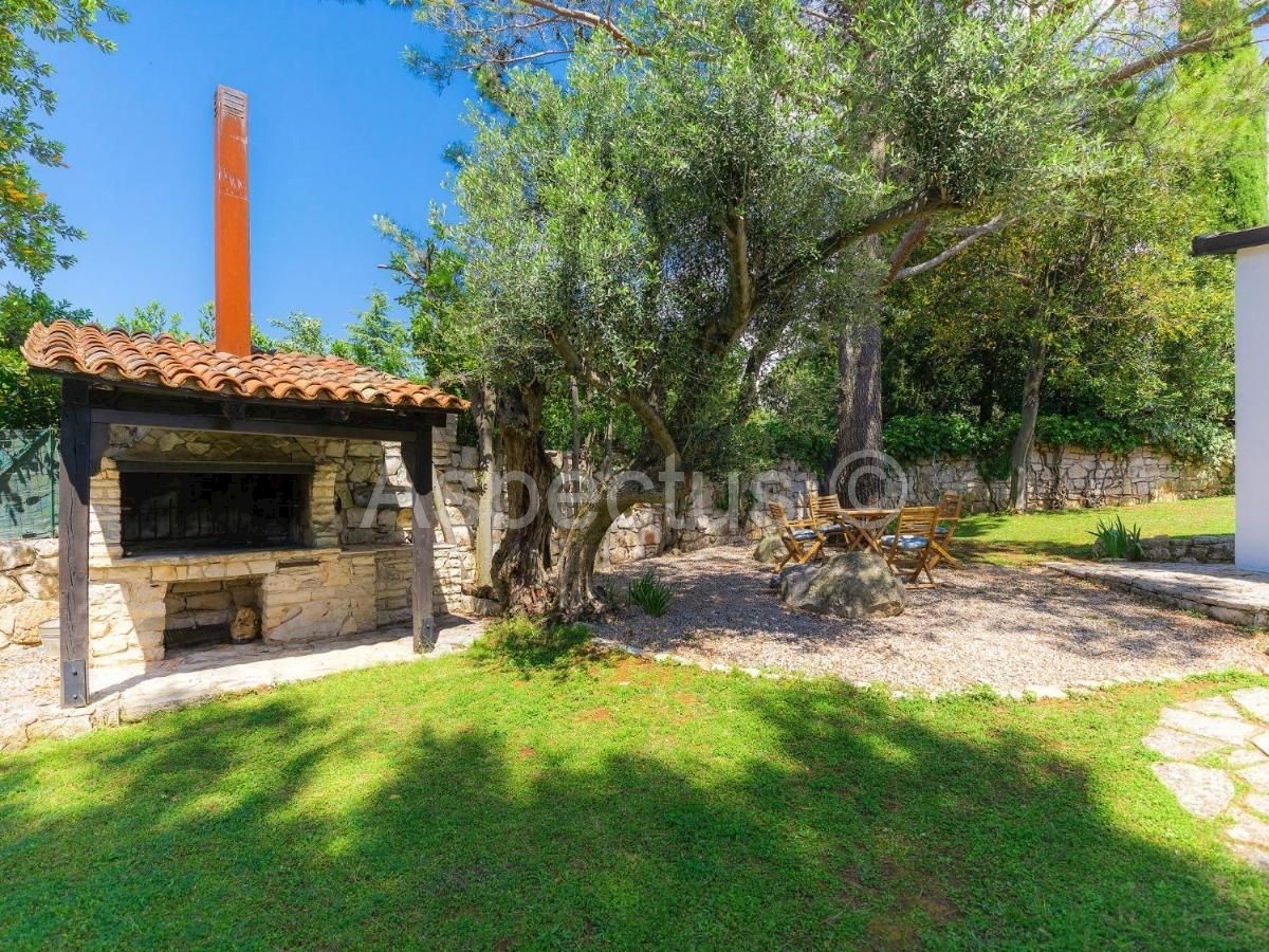 Casa in pietra con piscina vicino alla spiaggia, Umago