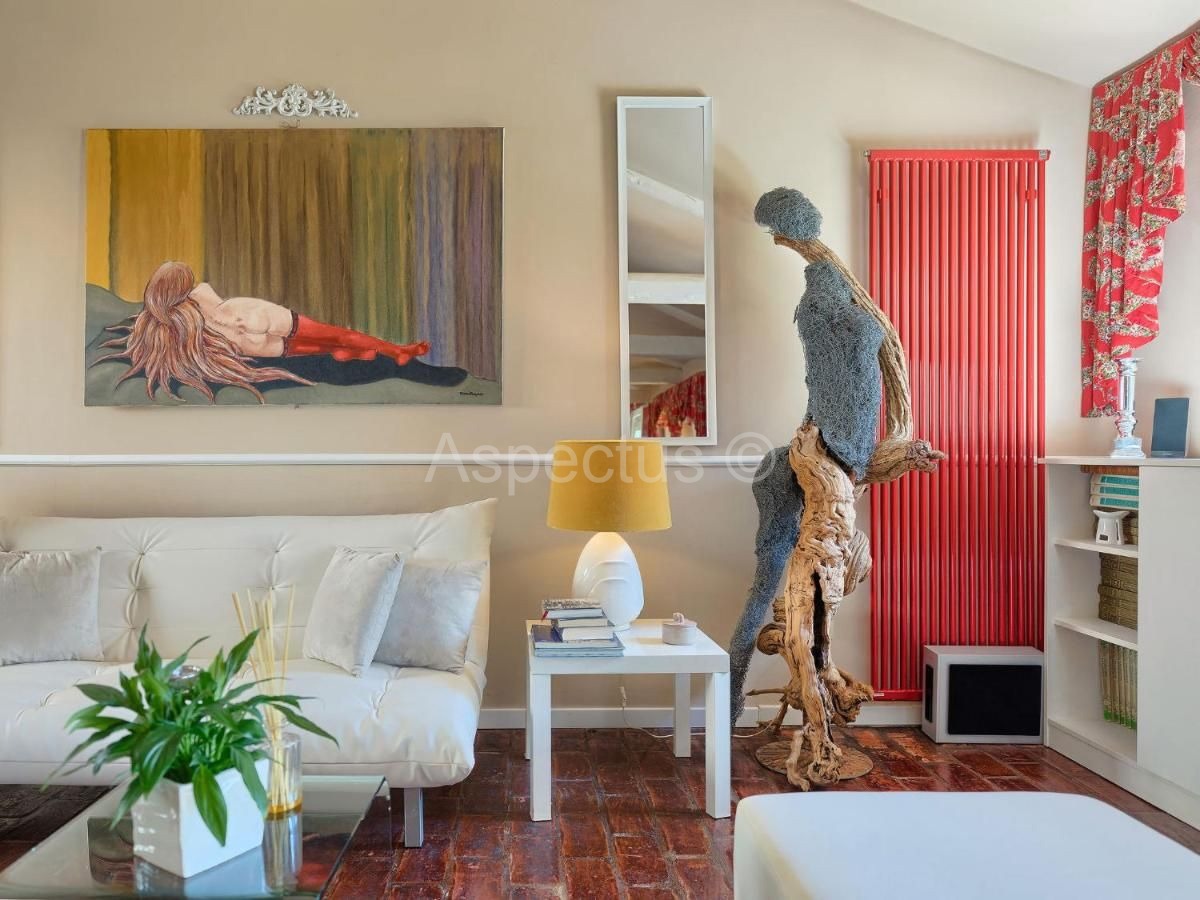 Kamena kuća sa bazenom nadomak plaže, Umag