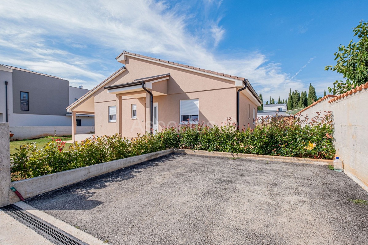 Casa al piano terra con 3 camere da letto, Pola, Gallesano