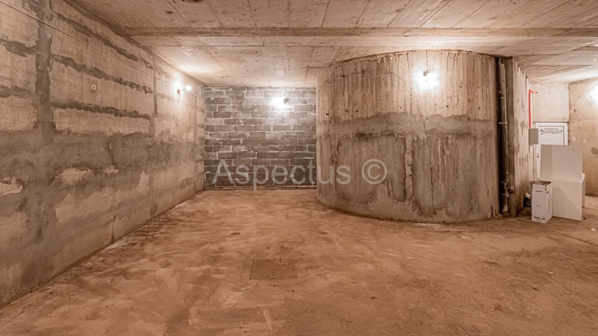 Locale commerciale nel centro città, Pola, Centro | Istria