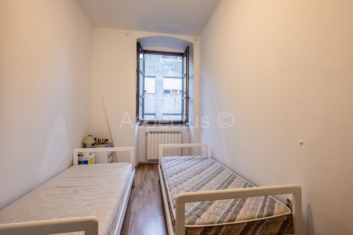 Appartamento con tre camere da letto e studio separato, 1 ° piano, Pola, Monte Zaro