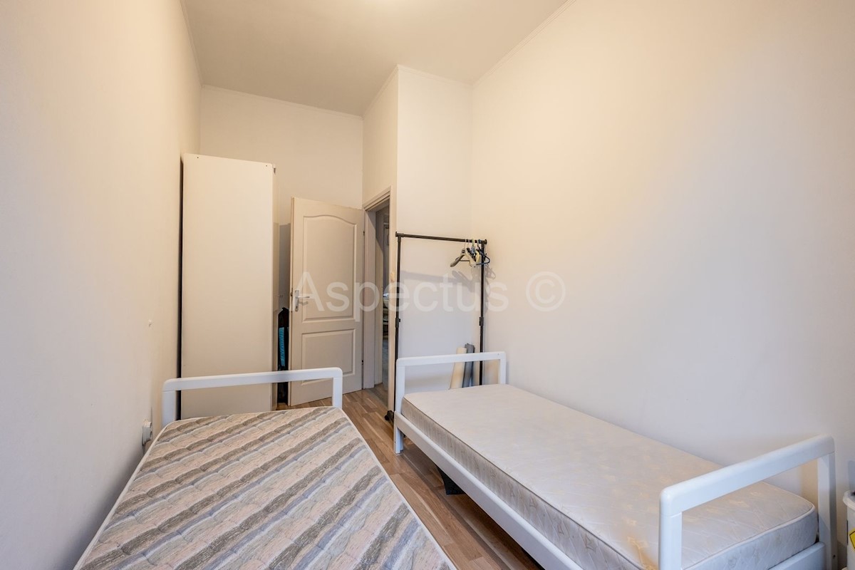 Appartamento con tre camere da letto e studio separato, 1 ° piano, Pola, Monte Zaro