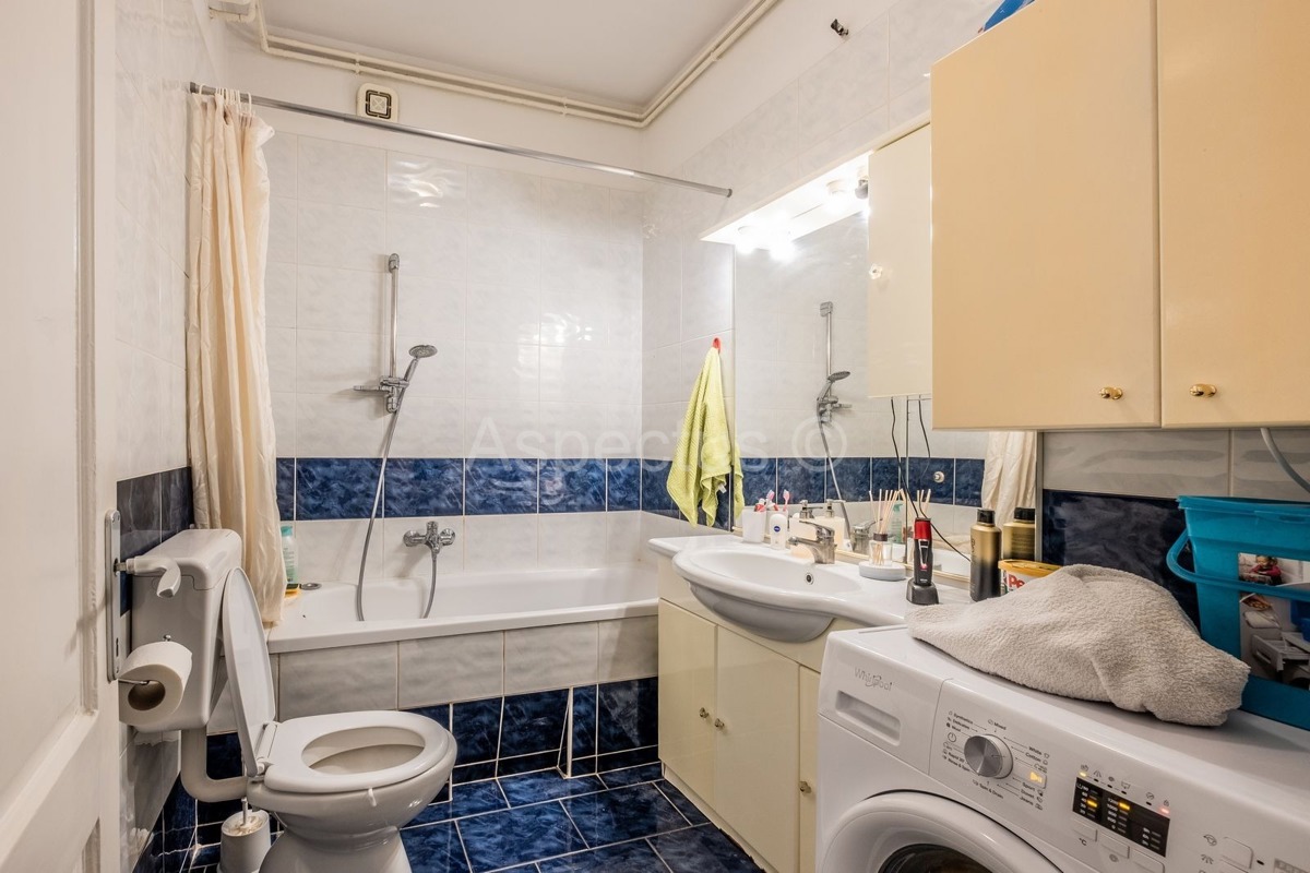 Trosoban stan i zasebna garsonjera, 1.kat, Pula, Monte Zaro