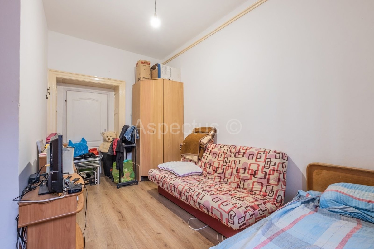 Trosoban stan i zasebna garsonjera, 1.kat, Pula, Monte Zaro