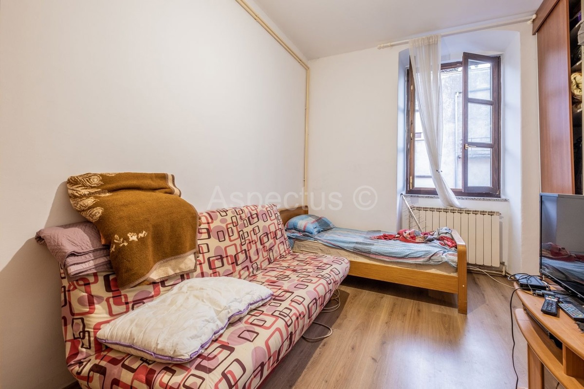 Trosoban stan i zasebna garsonjera, 1.kat, Pula, Monte Zaro