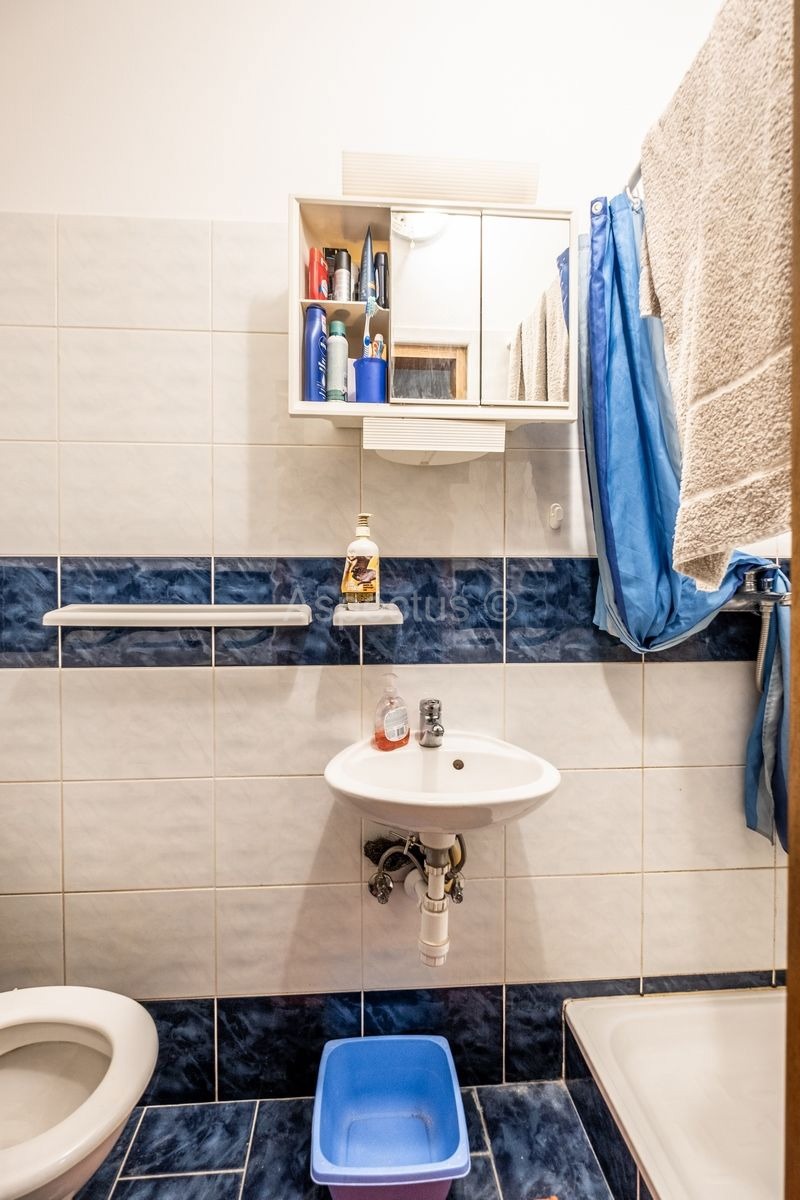 Trosoban stan i zasebna garsonjera, 1.kat, Pula, Monte Zaro