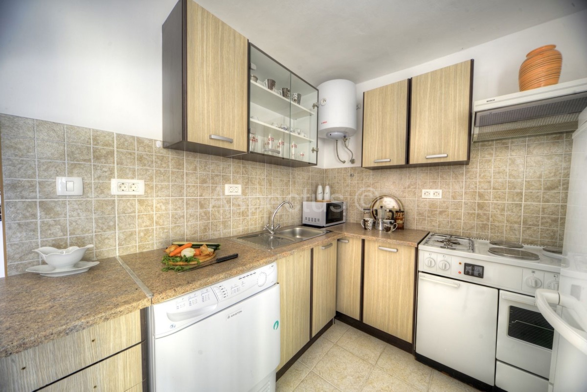 Kamena kuća s 6 spavaćih soba, pogled more, Ližnjan