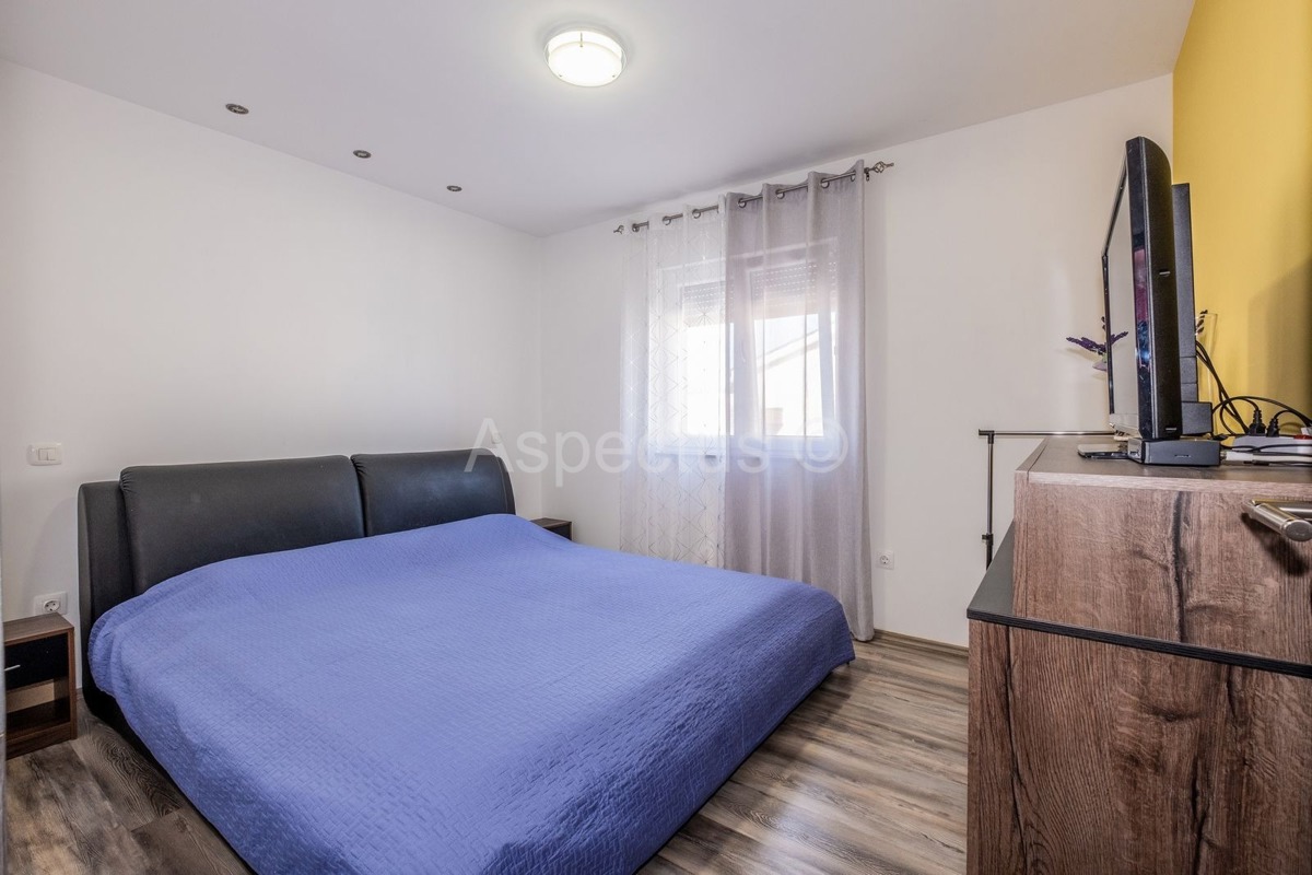 Samostojeća kuća, prizemnica, namještena, Pule