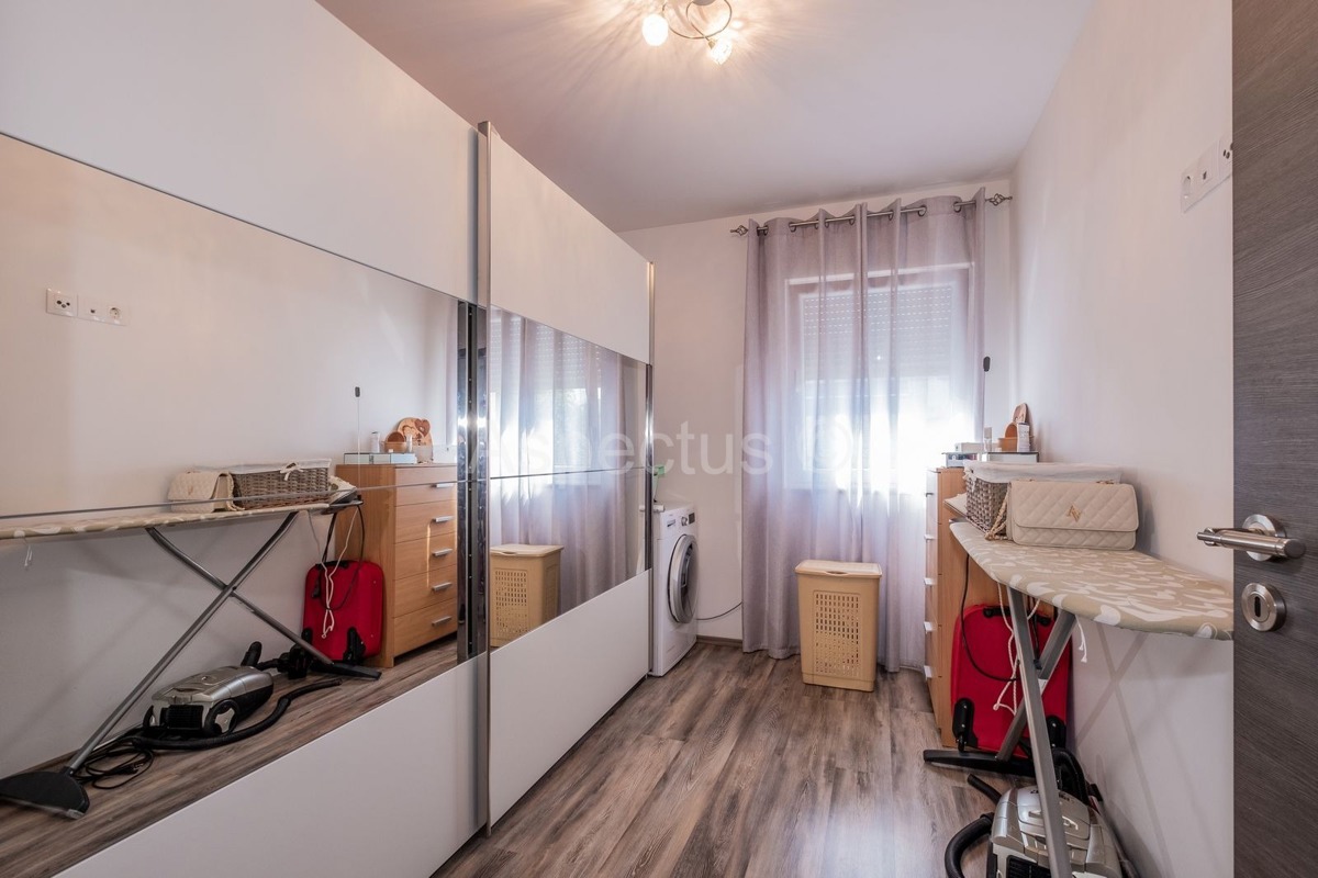 Samostojeća kuća, prizemnica, namještena, Pule