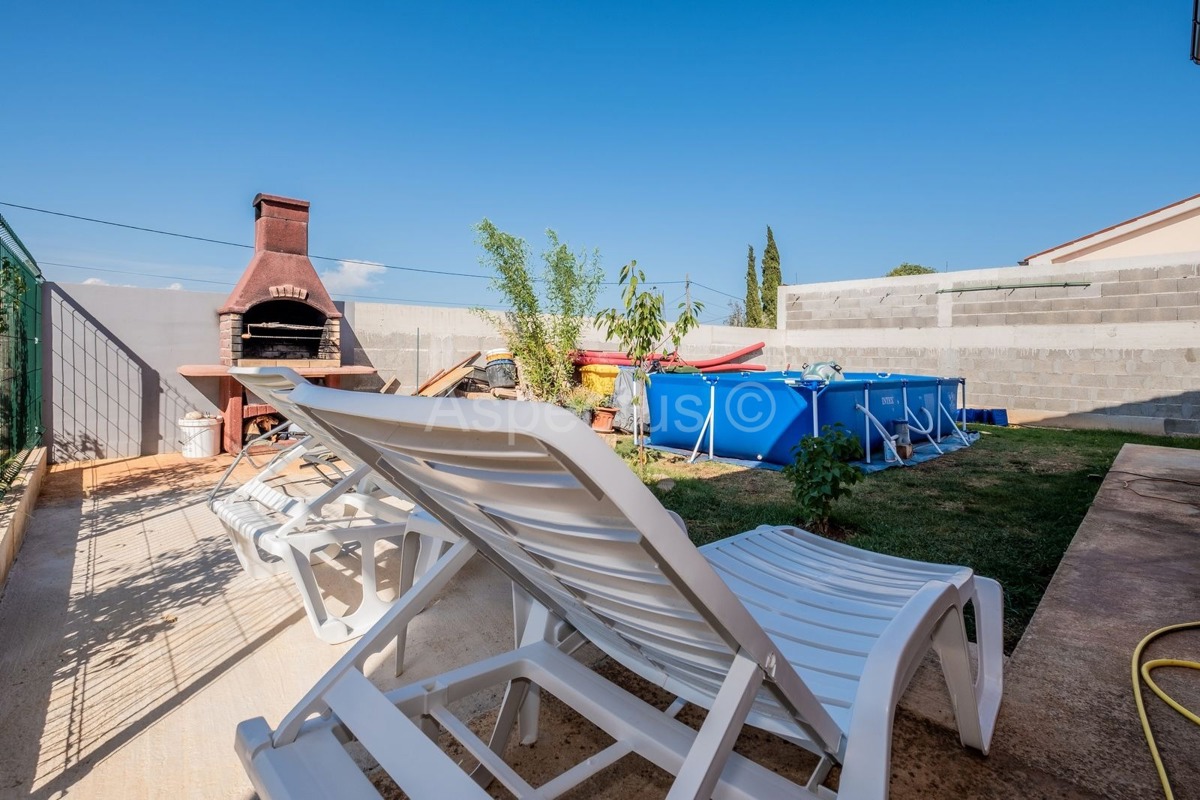 Samostojeća kuća, prizemnica, namještena, Pule