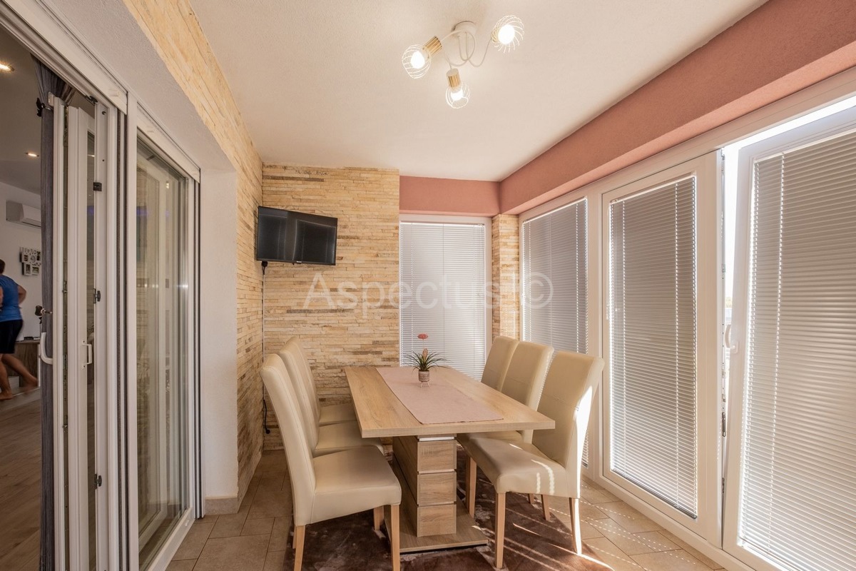 Samostojeća kuća, prizemnica, namještena, Pule