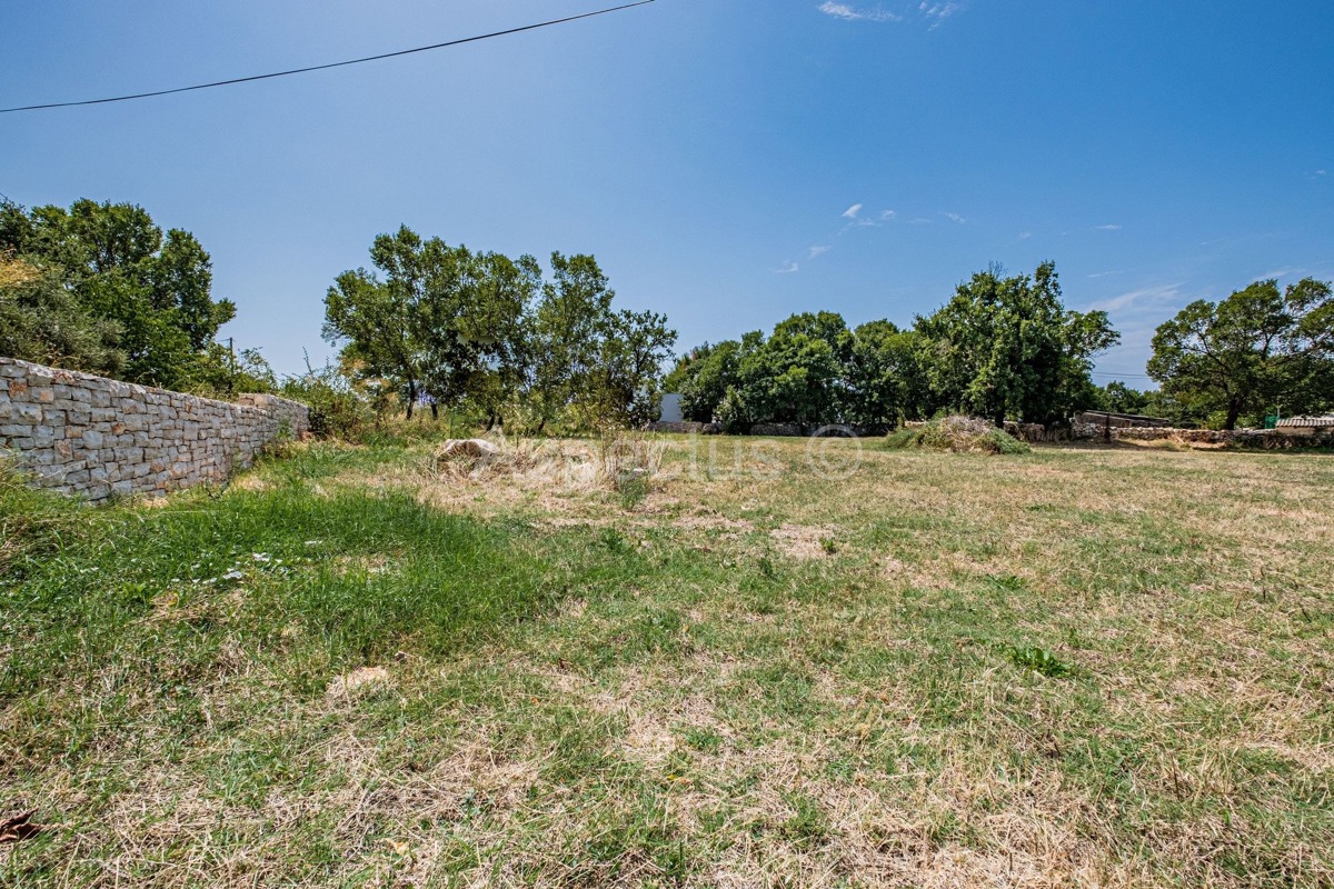 Attraente terreno edificabile, Peroj, Barbariga