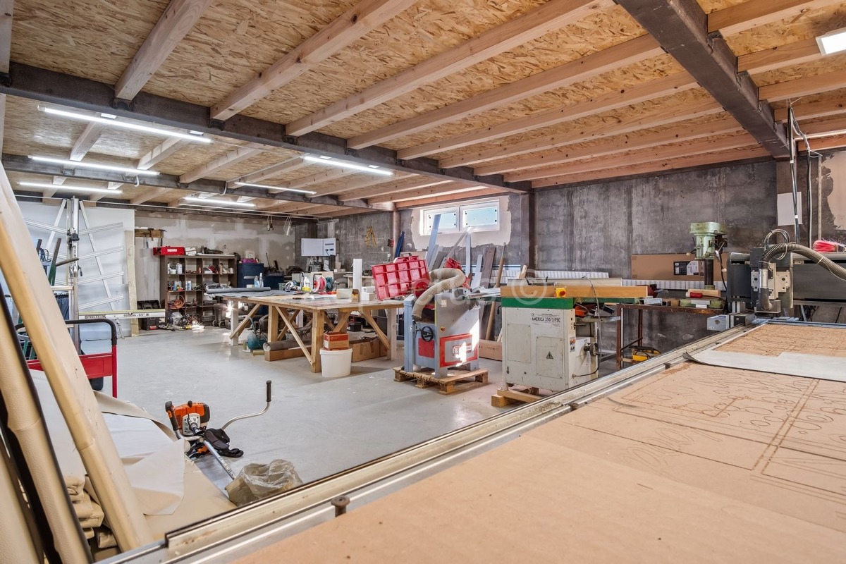 Edificio commerciale-residenziale, sala polifunzionale, Svetvinčenat, Čabrunići, Istria