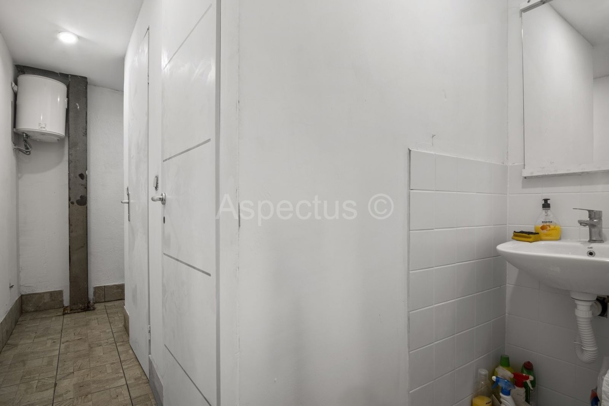 Edificio commerciale-residenziale, sala polifunzionale, Svetvinčenat, Čabrunići, Istria