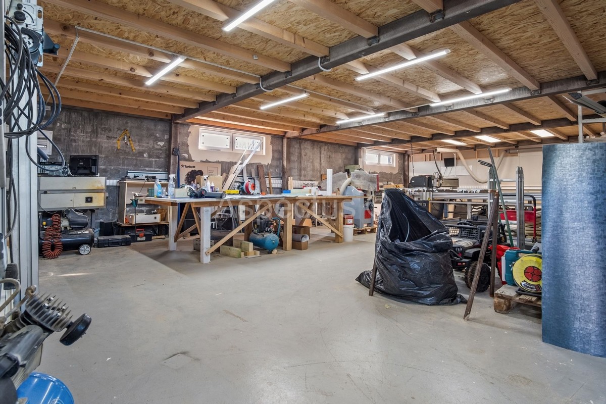 Edificio commerciale-residenziale, sala polifunzionale, Svetvinčenat, Čabrunići, Istria