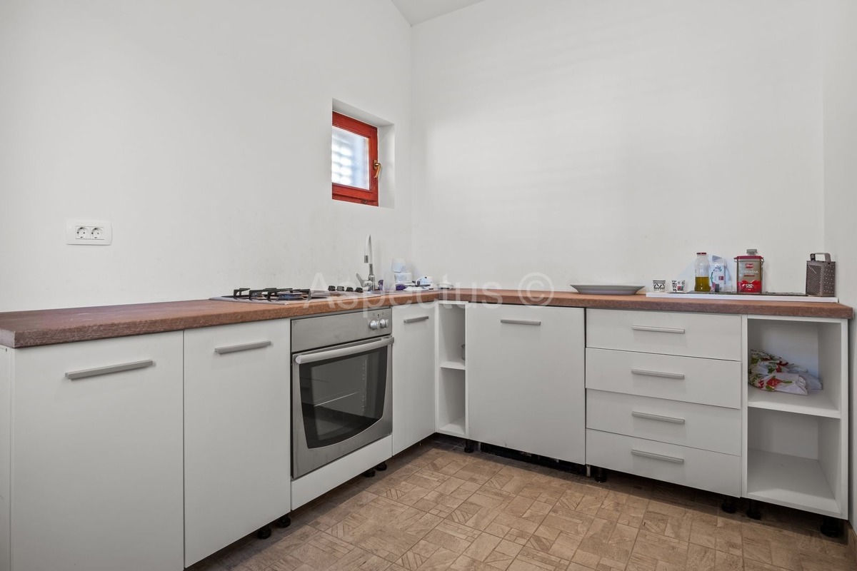 Edificio commerciale-residenziale, sala polifunzionale, Svetvinčenat, Čabrunići, Istria