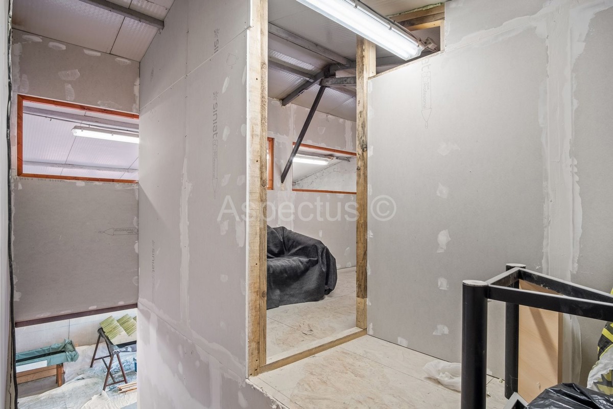 Edificio commerciale-residenziale, sala polifunzionale, Svetvinčenat, Čabrunići, Istria