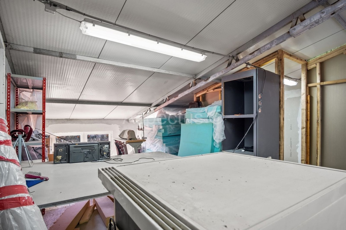 Edificio commerciale-residenziale, sala polifunzionale, Svetvinčenat, Čabrunići, Istria