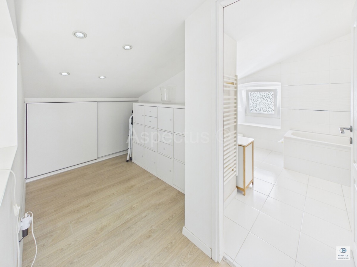 Pola, tre appartamenti in una casa vicino alla spiaggia – Stoja