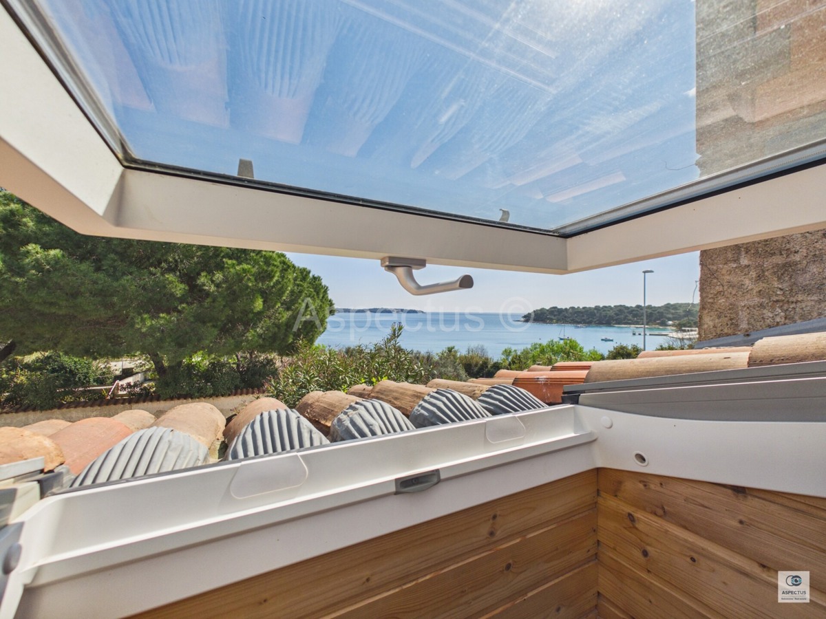 Pola, tre appartamenti in una casa vicino alla spiaggia – Stoja