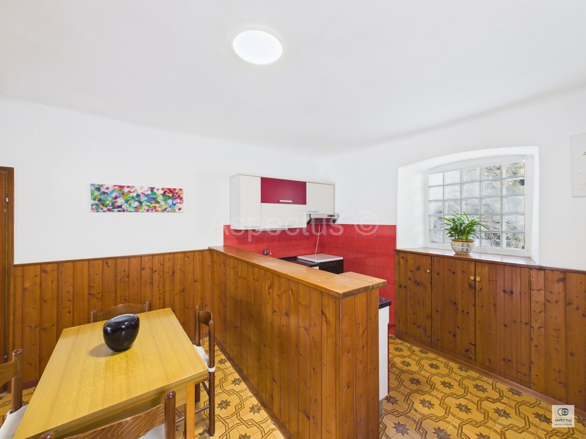 Pola, tre appartamenti in una casa vicino alla spiaggia – Stoja