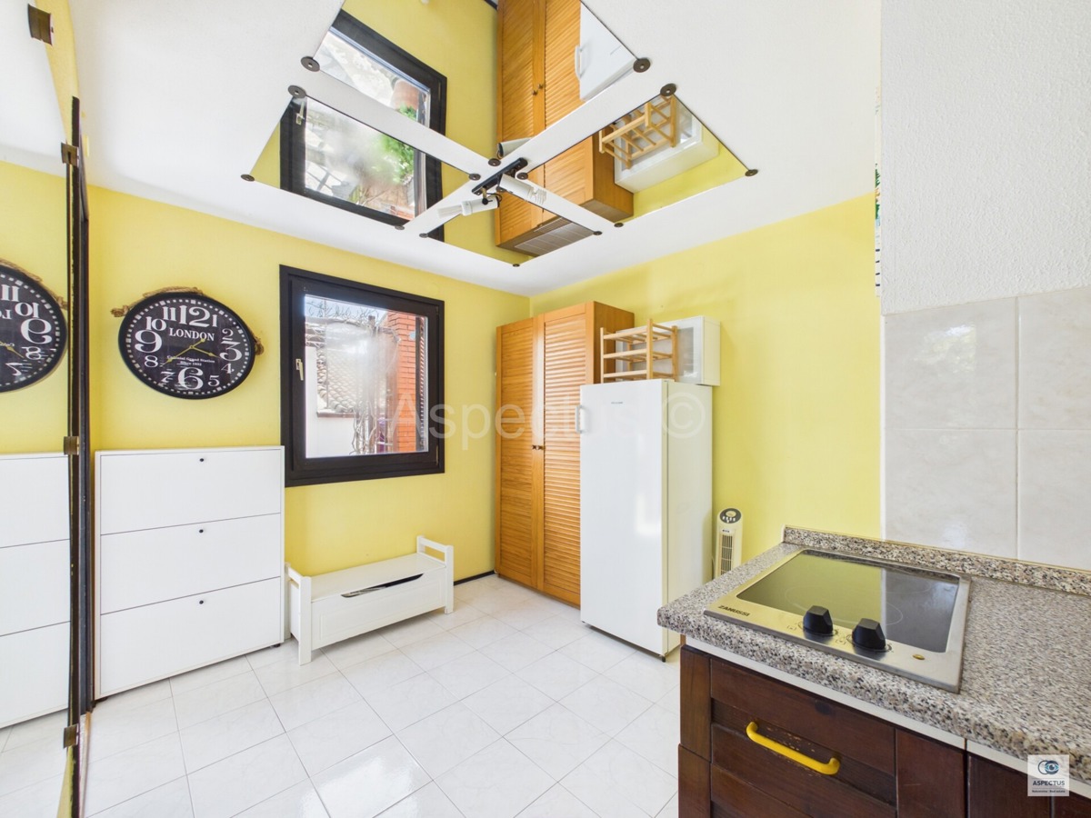 Pola, tre appartamenti in una casa vicino alla spiaggia – Stoja