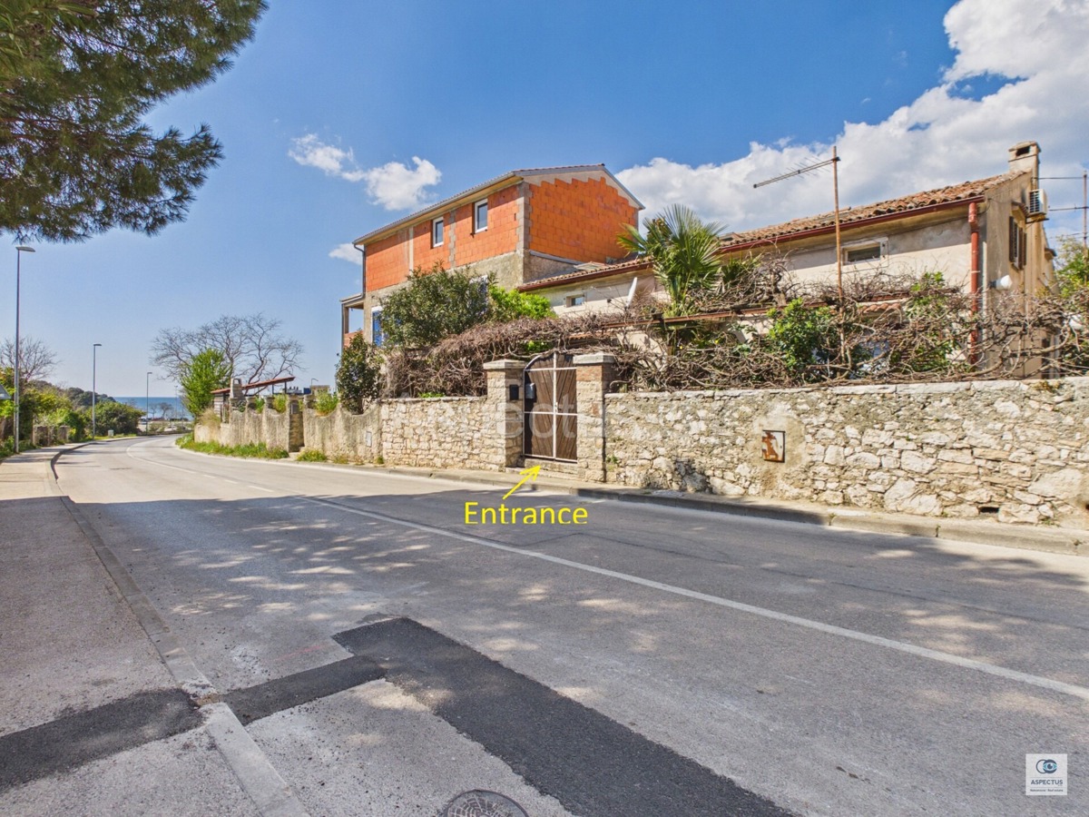 Pola, tre appartamenti in una casa vicino alla spiaggia – Stoja