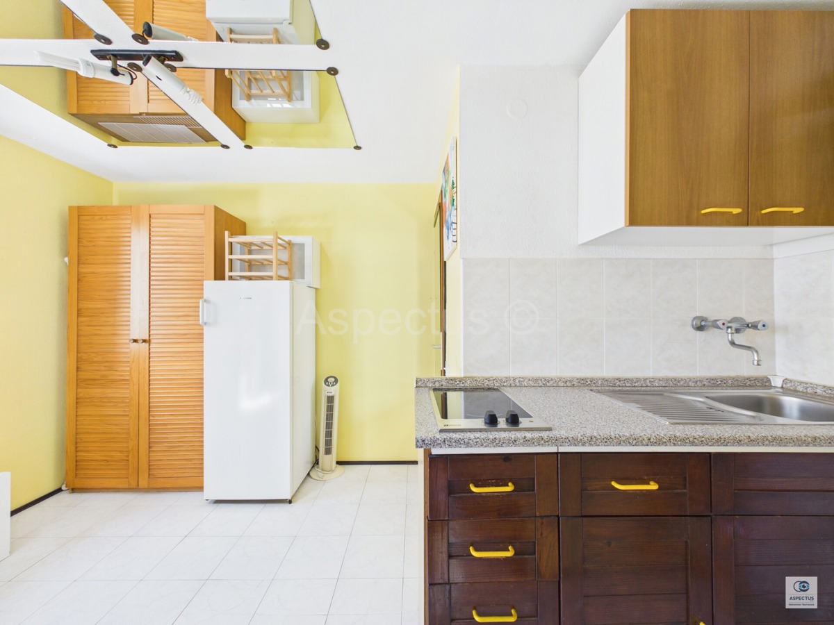 Pola, tre appartamenti in una casa vicino alla spiaggia – Stoja