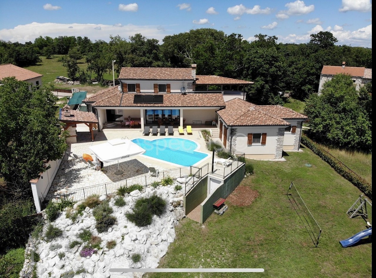 Villa indipendente con piscina a 25 km da Rovigno