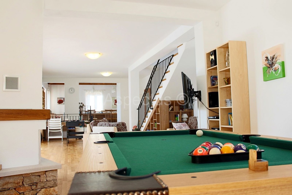 Samostojeća vila sa bazenom 25 km od Rovinja