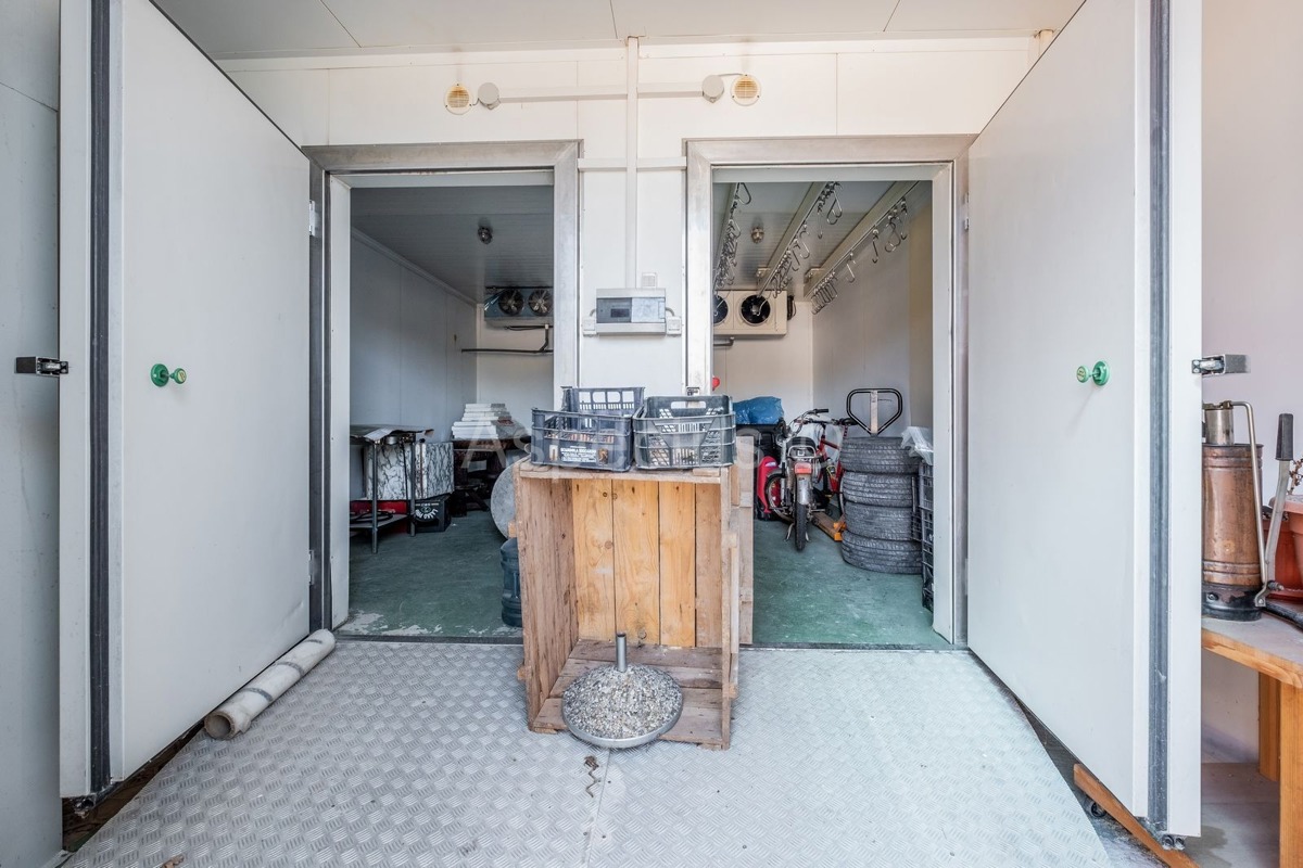 Dvojna kuća,dvije stambene jedinice,dvorište,garaža, Svetvinčenat