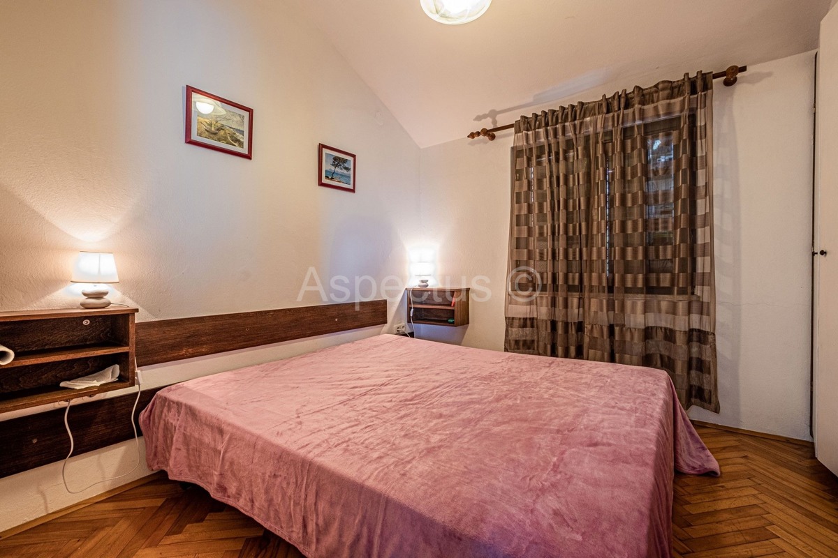 Casa familiare, 4 appartamenti, vista mare, Premantura, Medolino