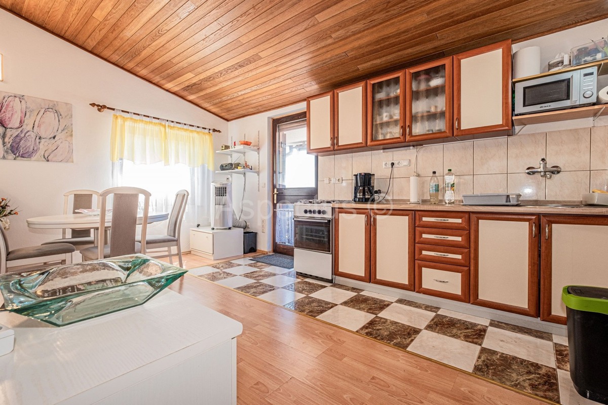 Casa familiare, 4 appartamenti, vista mare, Premantura, Medolino