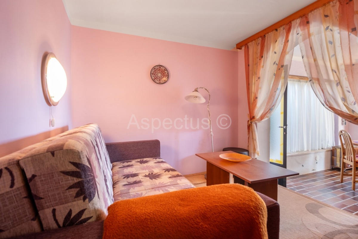 Casa familiare, 4 appartamenti, vista mare, Premantura, Medolino