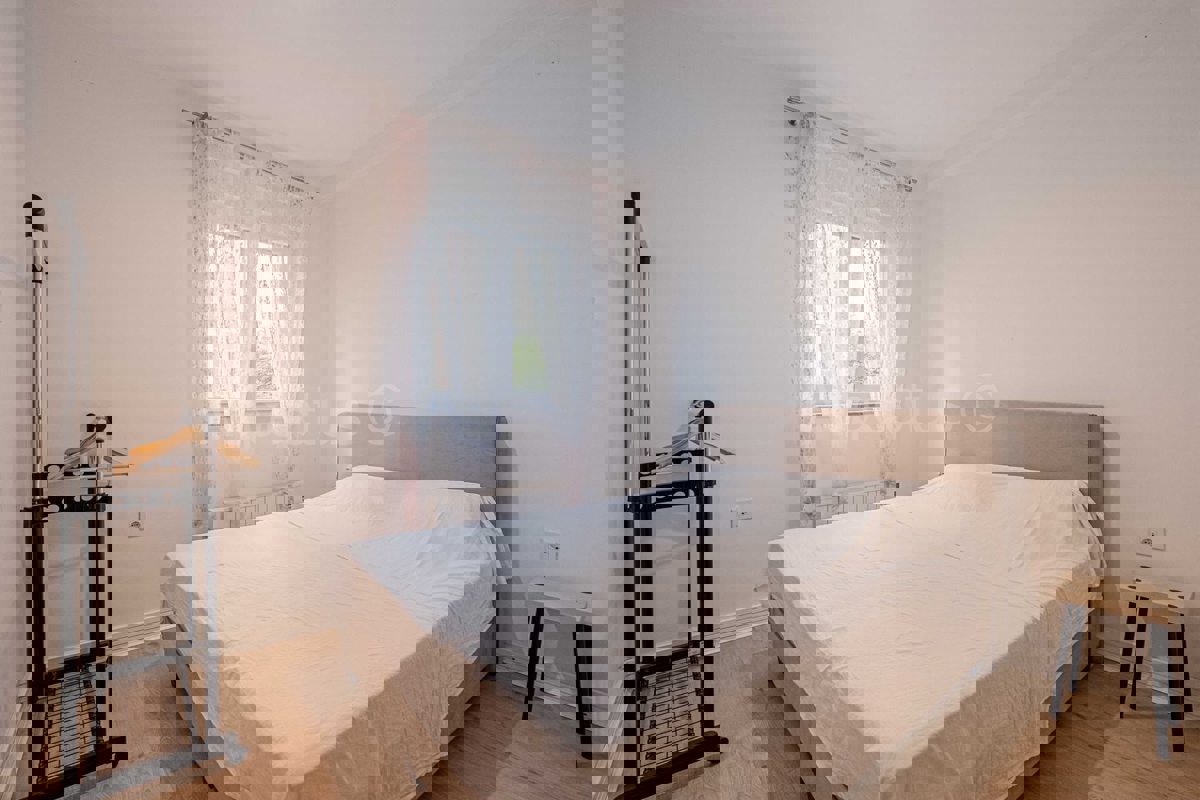 Appartamento al piano terra - bilocale, arredato e abitabile, Fažana, Valbandon