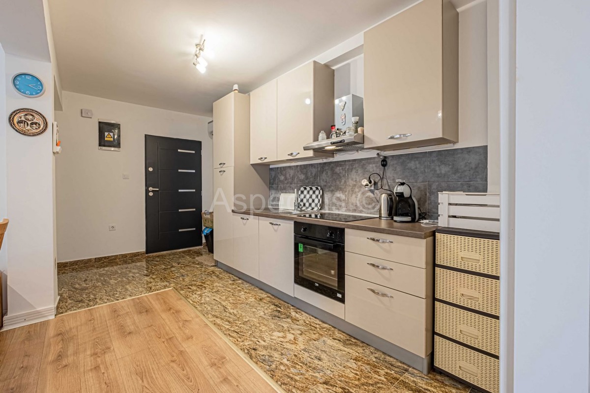 Appartamento al piano terra - bilocale, arredato e abitabile, Fažana, Valbandon