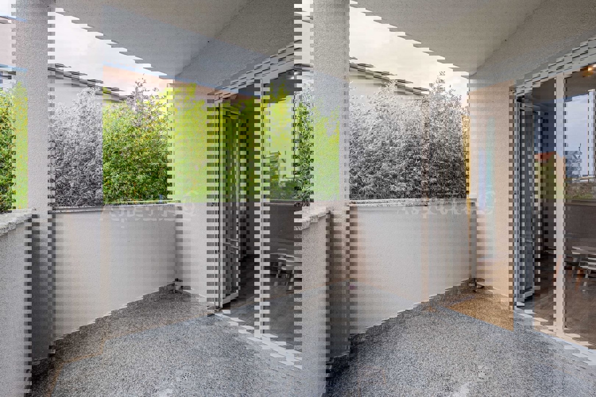 Appartamento al piano terra - bilocale, arredato e abitabile, Fažana, Valbandon