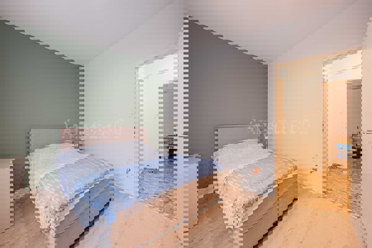 Appartamento al piano terra - bilocale, arredato e abitabile, Fažana, Valbandon